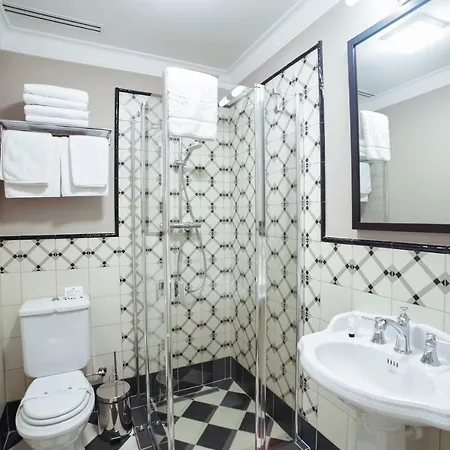 Sherlock Holmes Boutique Hotel Lviv