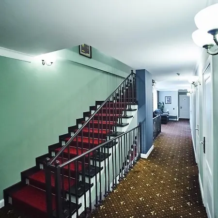 Sherlock Holmes Boutique Hotell Lviv