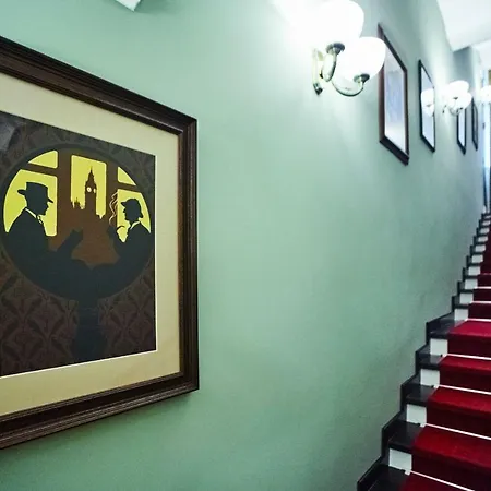 Sherlock Holmes Boutique 3*