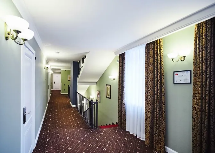 Sherlock Holmes Boutique 3*